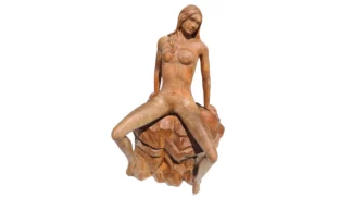 vyřezávaná dřevěná erotická socha