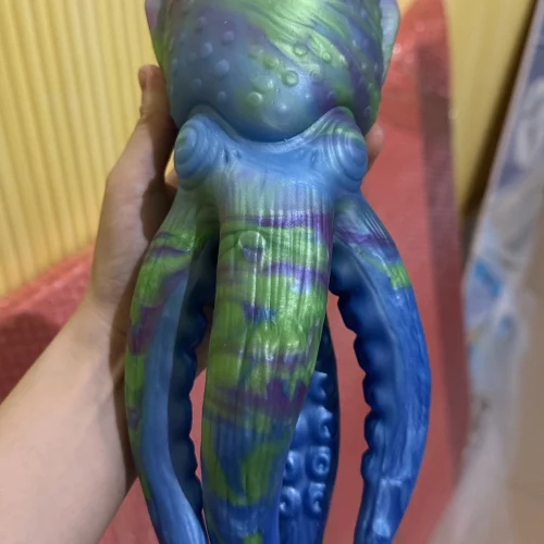 Squid double dildo and vagina